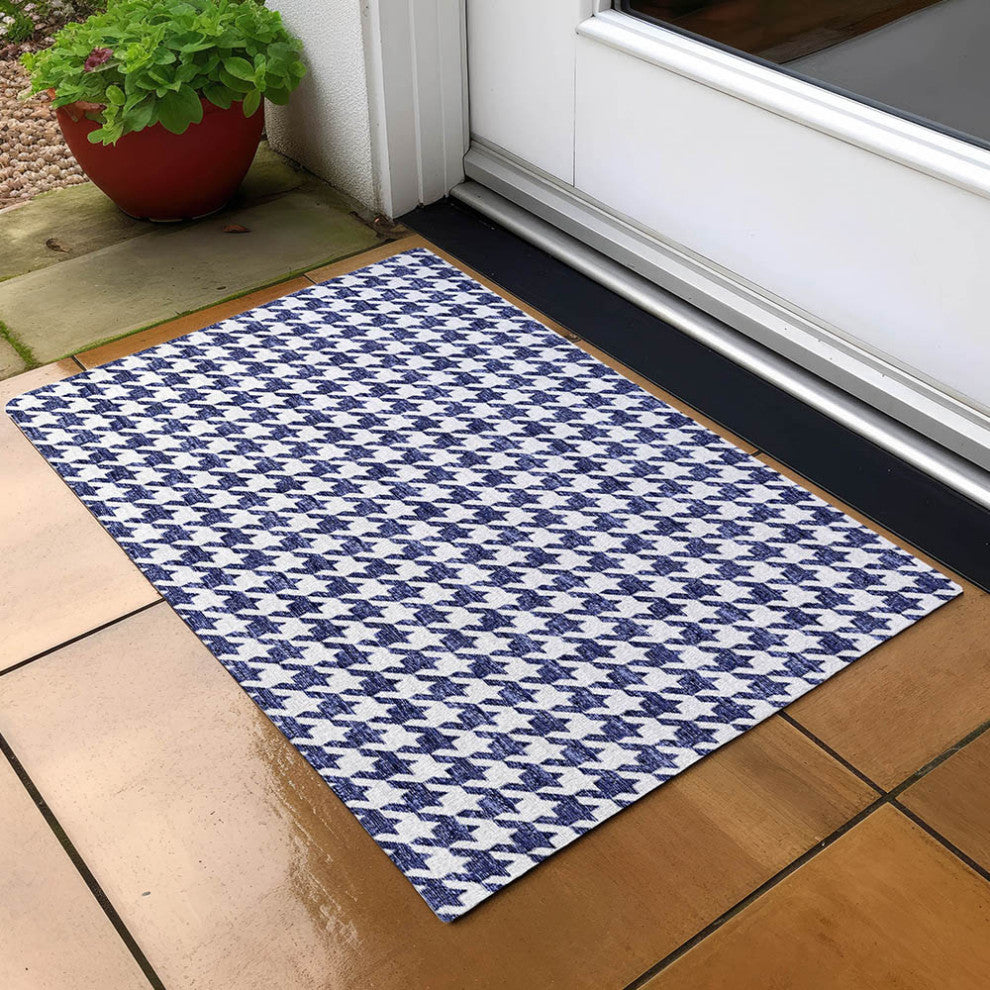 Indoor/Outdoor Hinton HN1 Navy Machine Washable 1'8" x 2'6" Rug