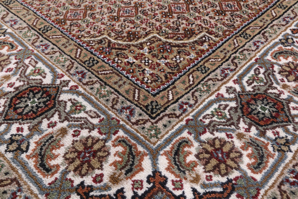 Hand Knotted Wool and Silk Persian Tabriz Rug 5' 6" X 7' 11" Q6038
