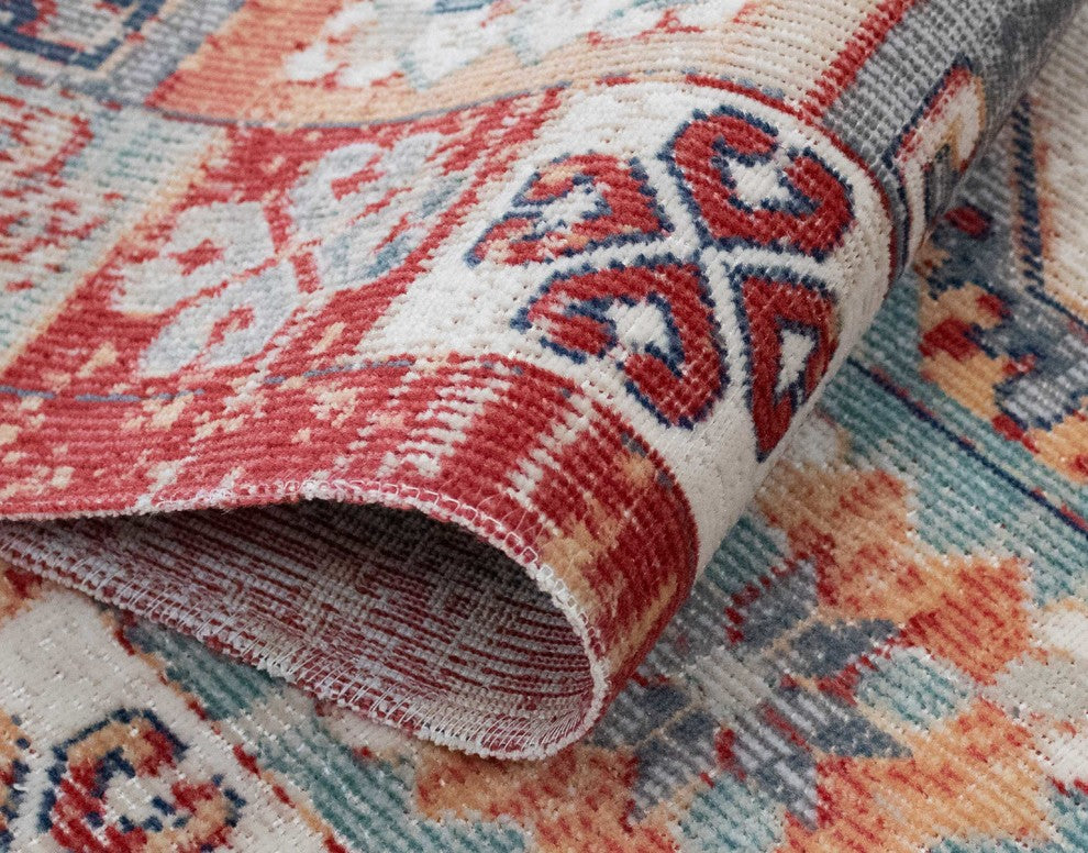 Noori Rug Low-Pile Guy Red/Green Rug