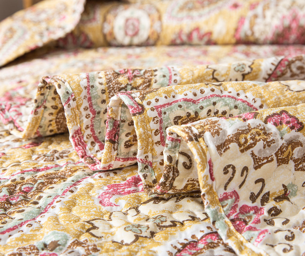 Gold Royal Medallion Floral Paisley Damask Quilt, King