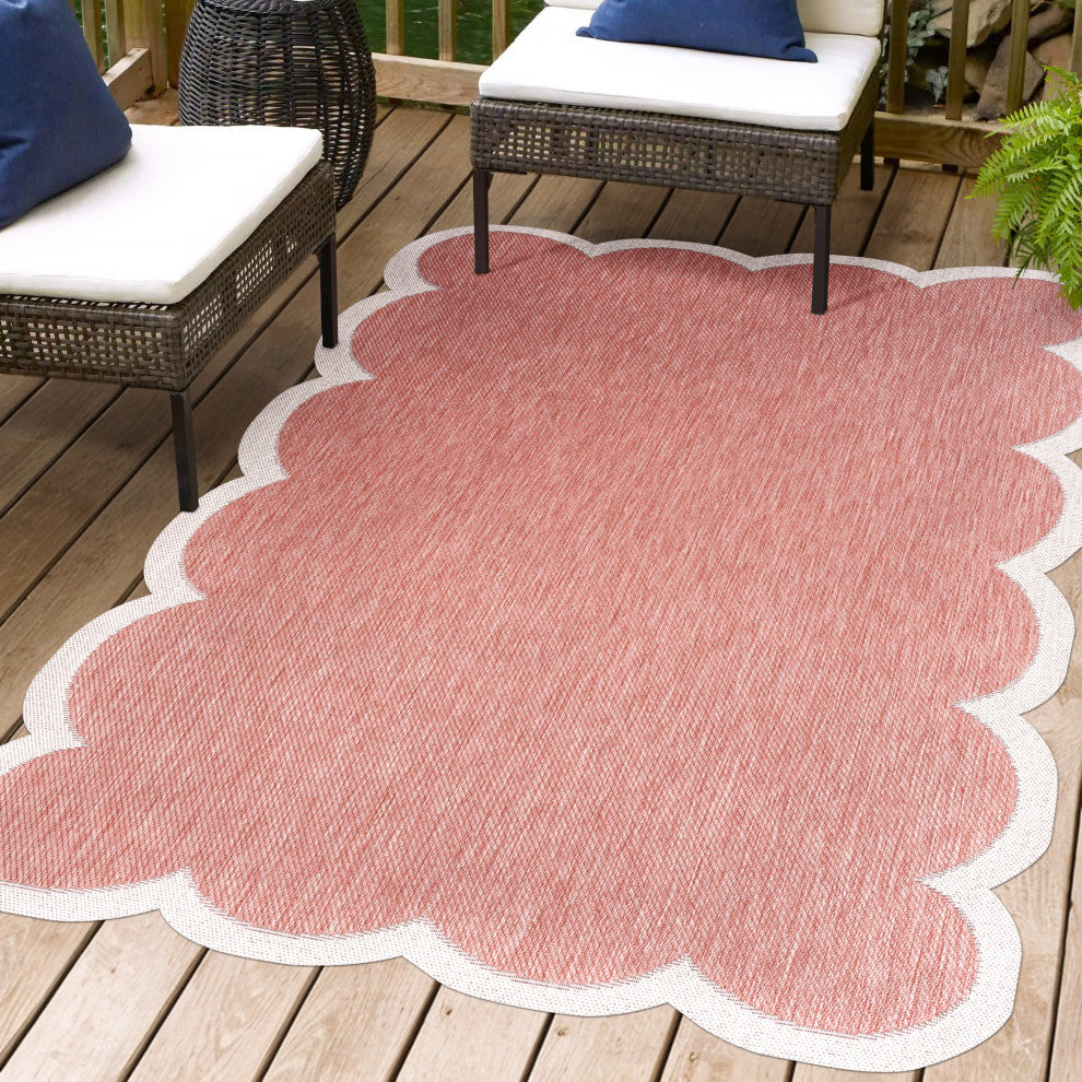 Alice Classic Cottage Two-Tone Scalloped Indoor/Outdoor Shaped Area Rug