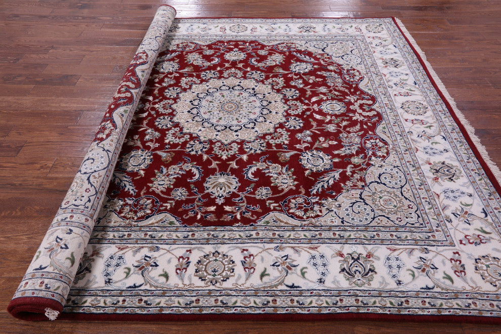 8' Square Wool & Silk Handmade Persian Nain Rug - Q9322