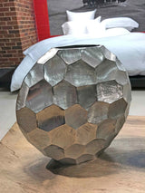 Facetado Round Silver Vase