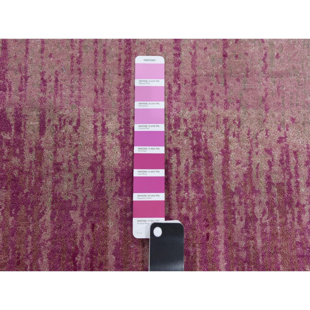 Hand Knotted Pink Vertical Ombre Design Natural Wool Oriental Rug, 4'1" x 6'2"