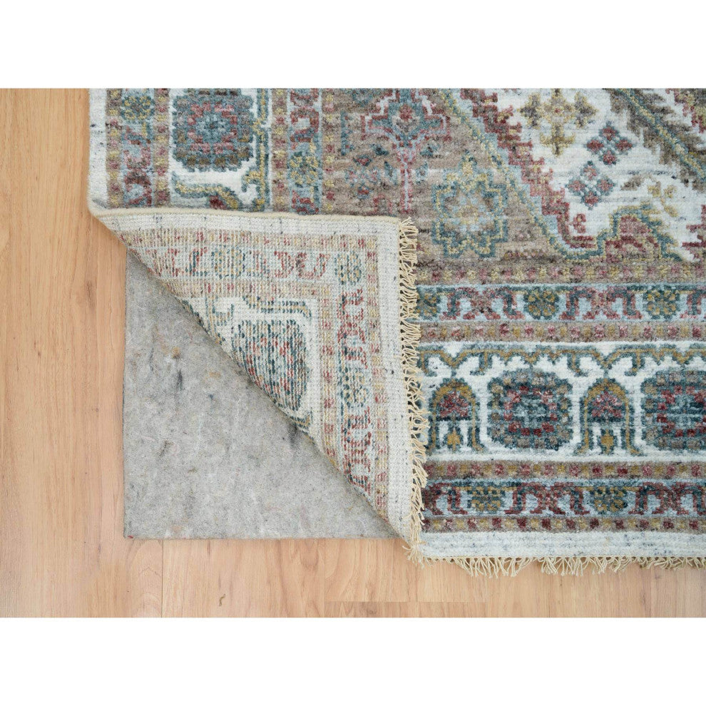 Ivory Shiraz Rosettes Flower Border Hand Knotted Wool Oriental Rug, 6'1"x9'