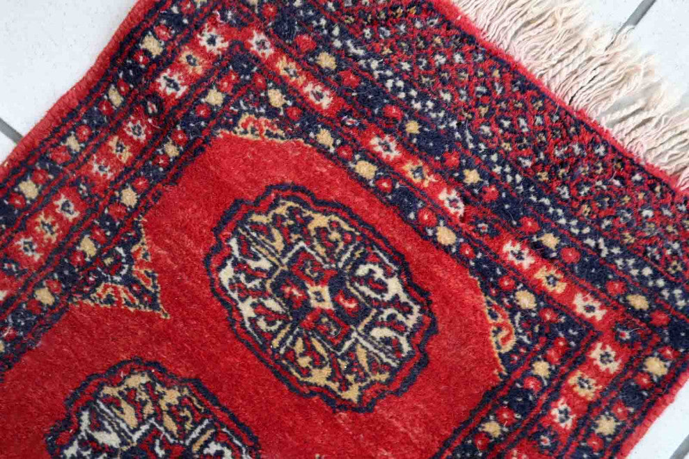 Handmade Vintage Pakistani Lahore Mat 1.4'x2.8', 45cmx86cm 1970s