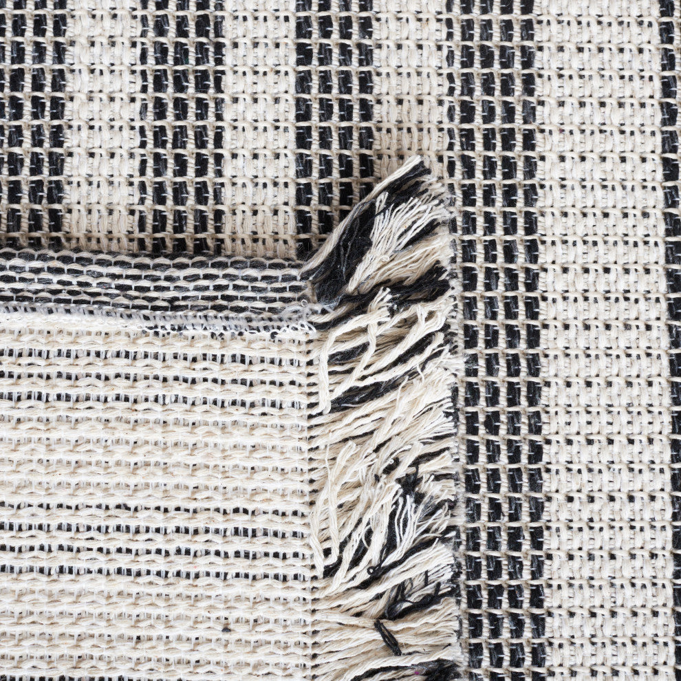 Safavieh Augustine Collection, AGT504 Rug