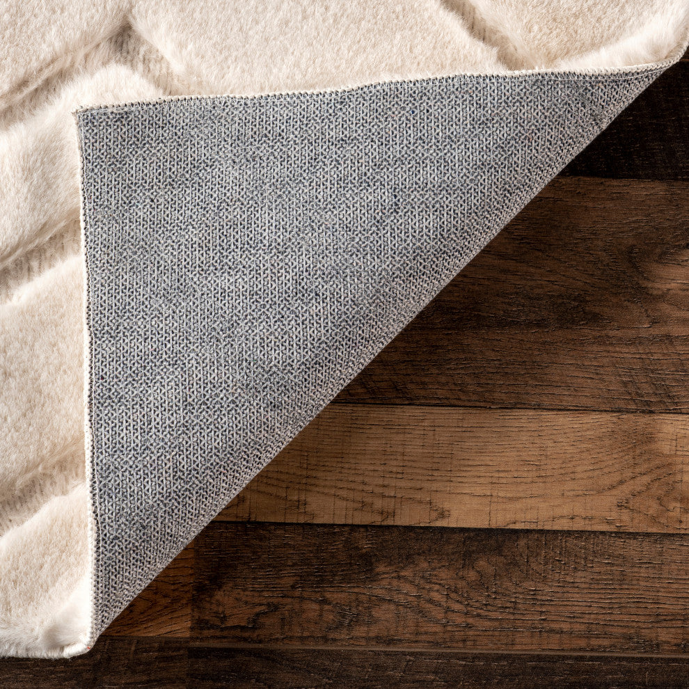 Nuloom Chevron Faux Rabbit Washable Rug, Off White 2' 6" x 8'