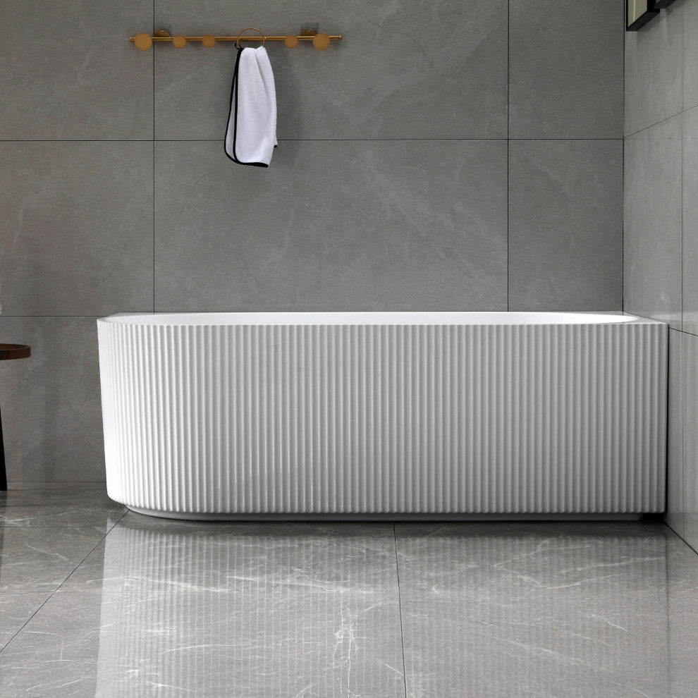 67" Freestanding Acrylic Bathtub in Glossy White
