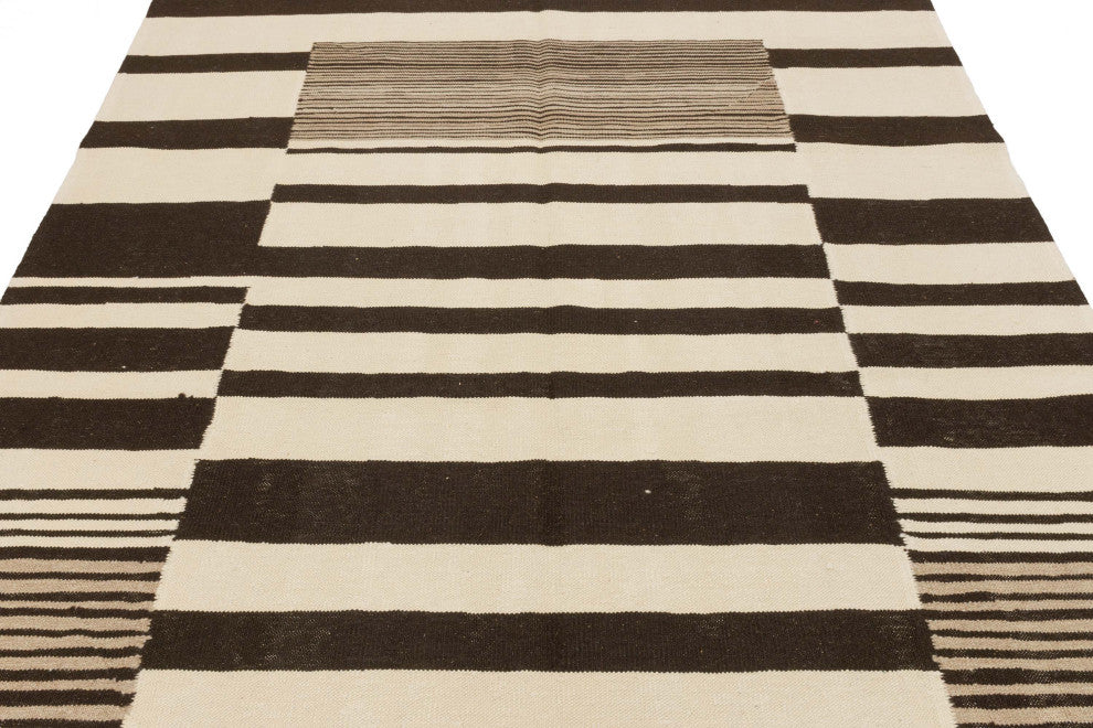 New Handwoven Turkish Kilim Rug 5' 11" x 7' 7", 71 in. x 91 in.