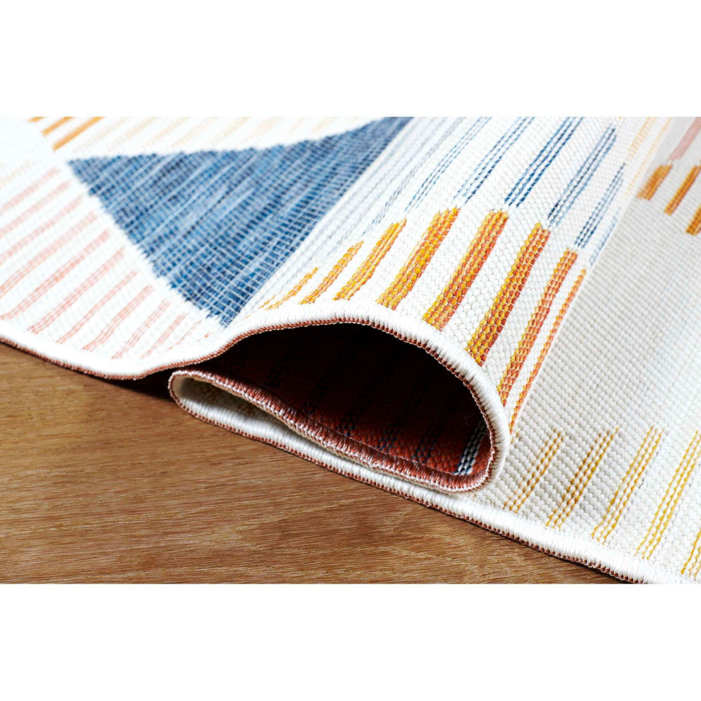 Plaza Triangles Reversible Indoor/ Outdoor Area Rug, Multi, 5'3"x7'3"