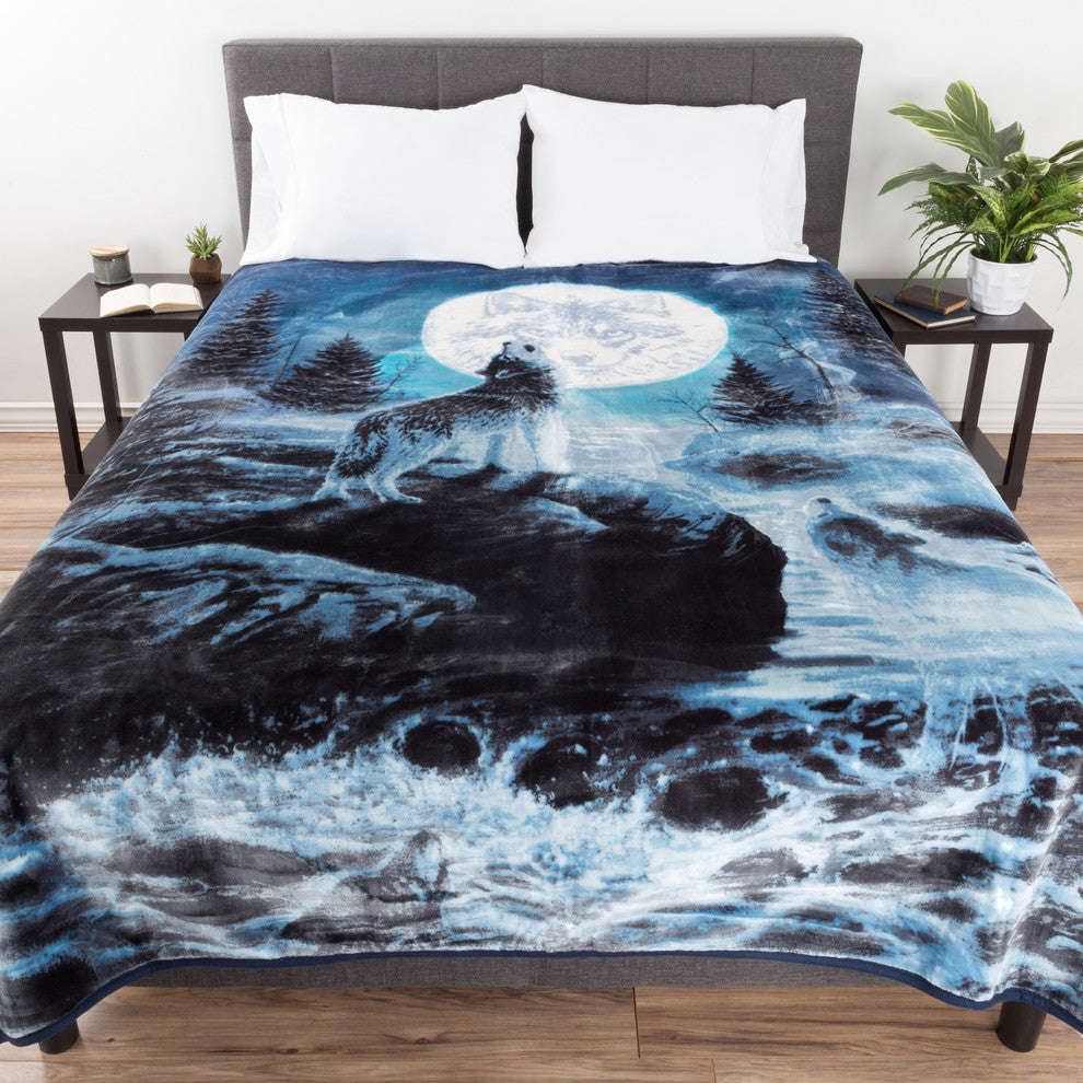 Heavy Fleece Blanket Howling Wolf Pattern, Plush 8lb Soft Blanket Lavish Home