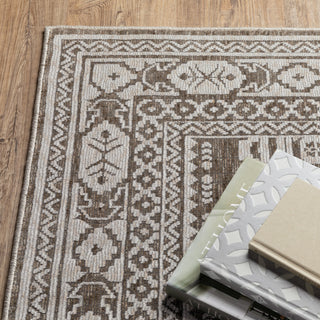 Iris Two-Tone Triple Medallions Grey/ Light Grey Area Rug 7'10" x 10'10"