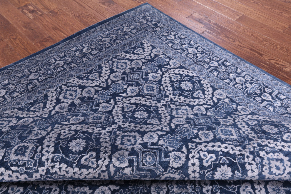 7' 11" X 10' 0" Wool and Silk Persian Handmade Rug Q11755