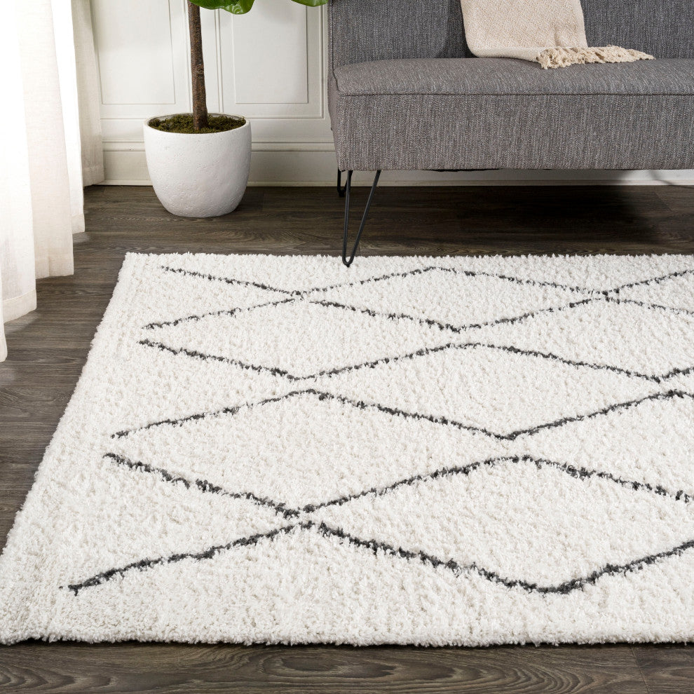 Catala Moroccan Diamond Shag Rug, White/Black, 4'x6'
