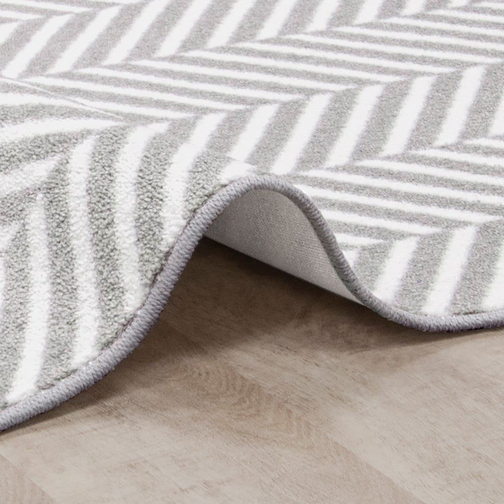 Favorite Retreat 5'4" X 7'8" Area Rug, Color Morning Fog