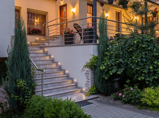 NICOR LED Step Light W/ Photocell Sensor/Vertical Faceplate, White