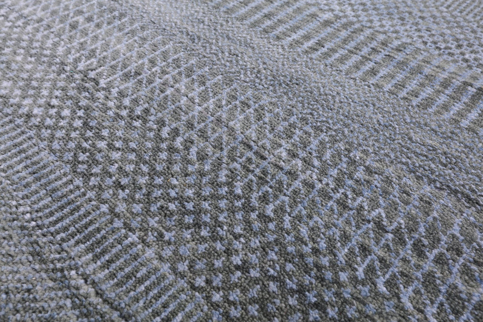 5' 2" X 7' 0" Savannah Grass Wool and Silk Hand Knotted Rug Q11510