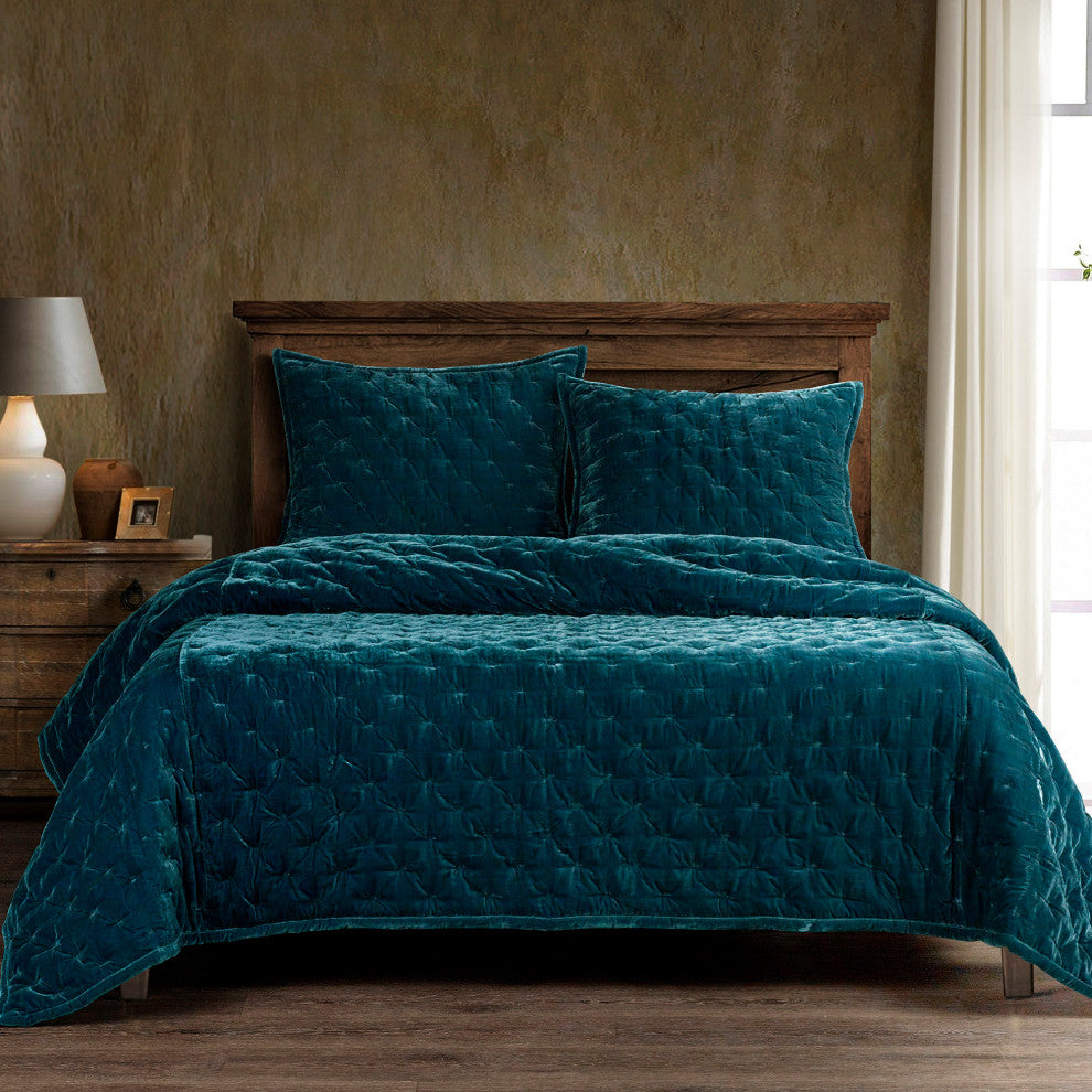 3-Piece HiEnd Accents Stella Faux Silk Velvet Quilt Set, Teal, Queen