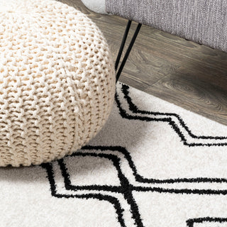 Deia Moroccan Style Diamond Shag, White/Black, 5'x8'