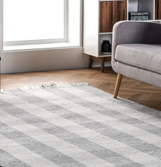 Nuloom Hand Woven Ellis Farmhouse Plaid Fringe Striped Area Rug, Grey 6'x9'