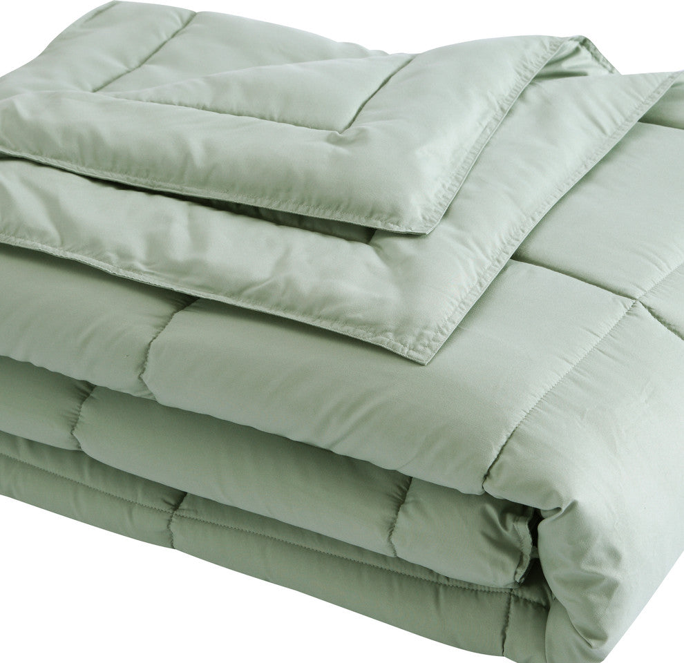 Stayclean Down Alternative Water/Stain Resistant Blanket, Sage, Twin