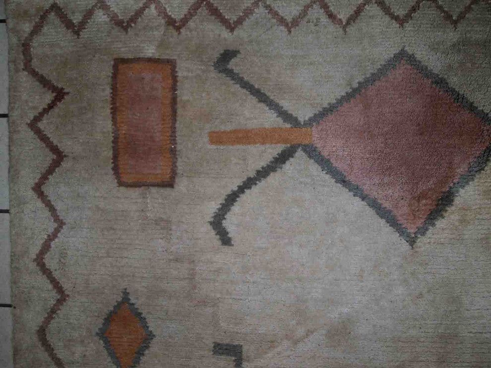 Handmade vintage Tibetan Khaden rug 5.2' x 7.7' (159cm x 237cm) 1960s