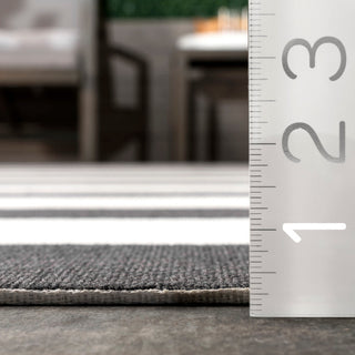 Nuloom Cabana Indoor/Outdoor Coastal Striped Area Rug, Black 8'x10'