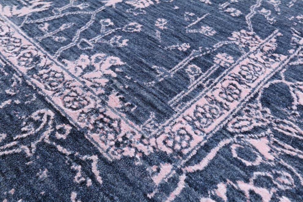 6' 2" X 9' 3" Persian Wool and Silk Hand-Knotted Rug Q6280