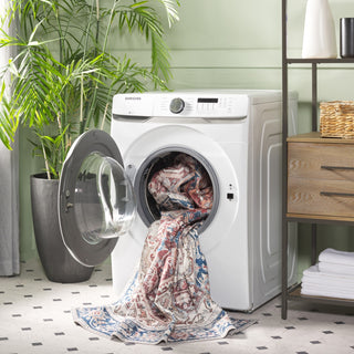 Safavieh Arizona Machine-Washable Collection ARZ109 Rug, Red/Navy, 2'6"x6'