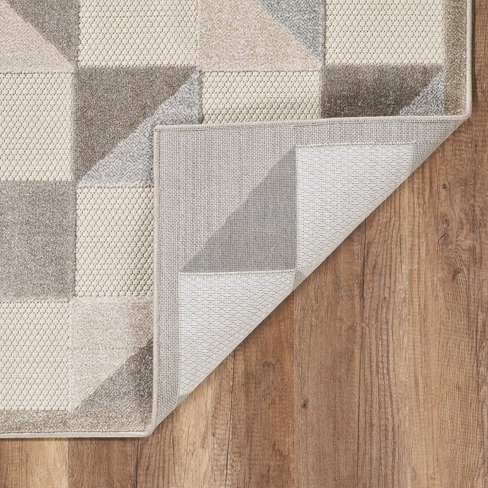 2"x4" Gray Triangle Indoor Outdoor Area Rug