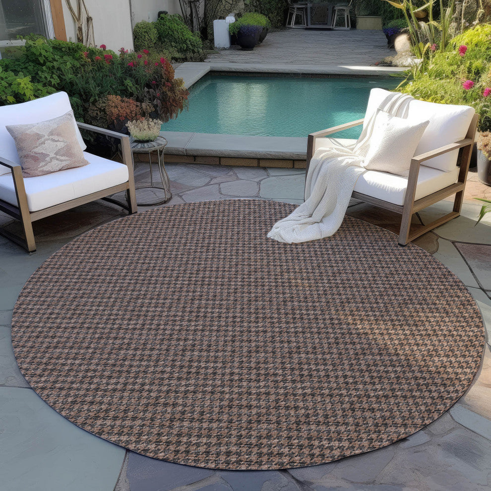 Indoor/Outdoor Hinton HN1 Chocolate Machine Washable 6' x 6' Rug