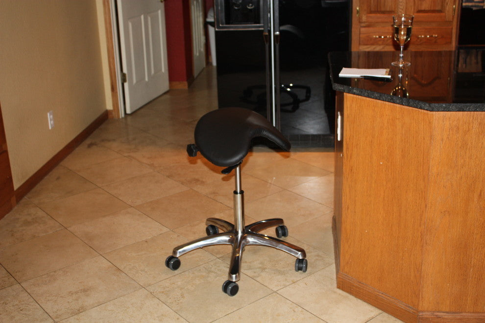 Jobri Saddle Chair