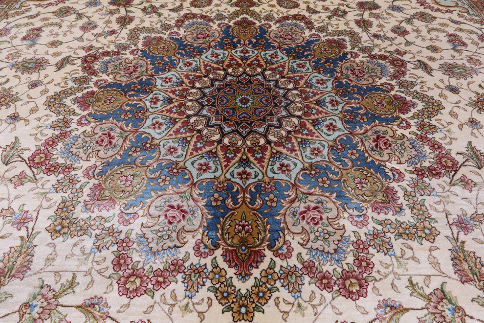 High End Persian 100% Silk Hand Knotted Rug6' 0" X 9' 0'' Q4810