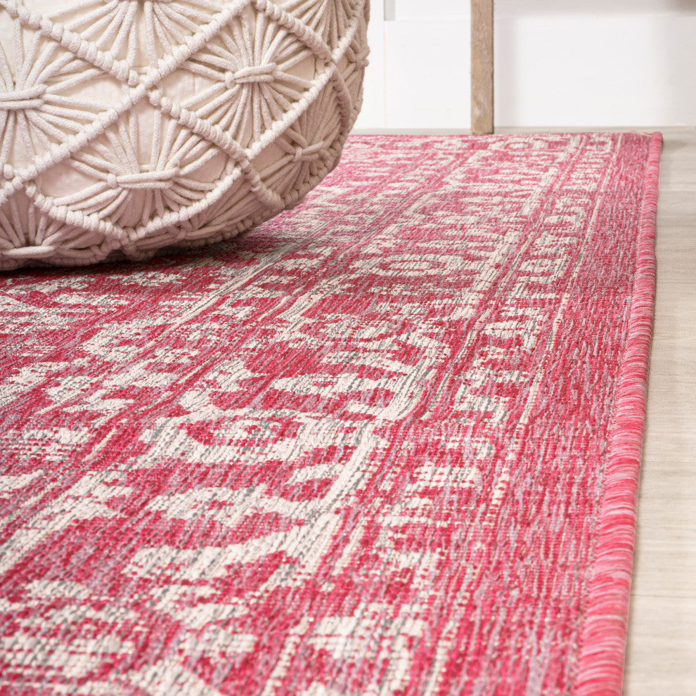 Malta Boho Medallion Textured Weave Indoor/Outdoor, Fuchsia/Light Gray, 2x10