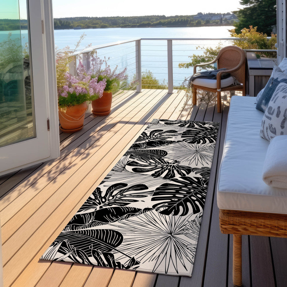 Indoor/Outdoor Tropics TC16 Eclipse Machine Washable 2'3" x 7'6" Runner Rug