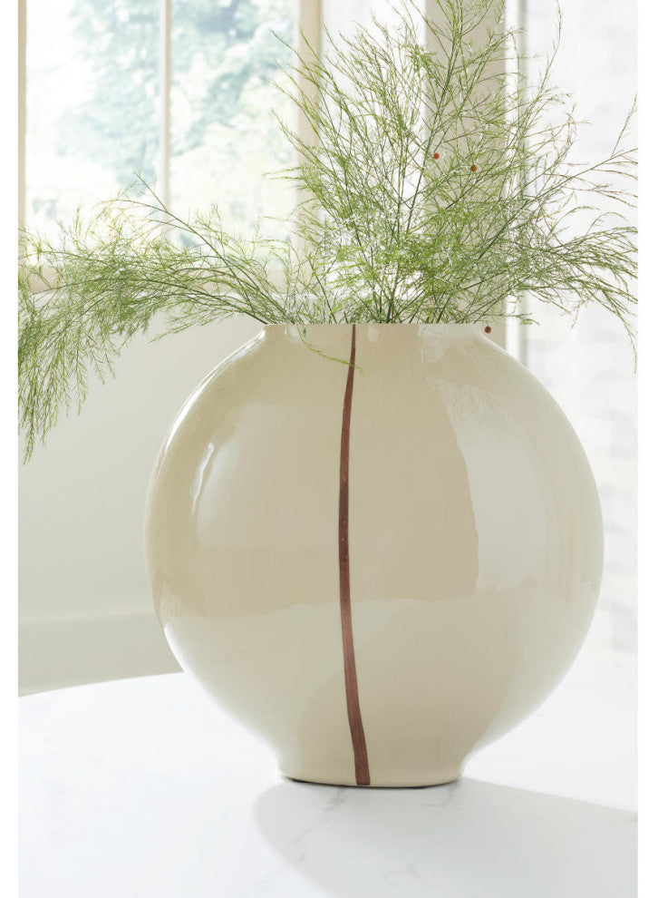 Sheabourne Cream Vase