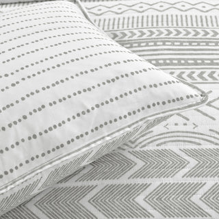 Hygge Geo 3-Piece Quilt Set, Gray/White, Full/Queen
