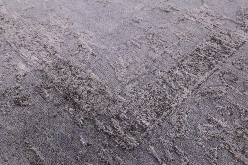 8' 0" X 10' 1" Persian Wool and Silk Hand-Knotted Rug Q6208