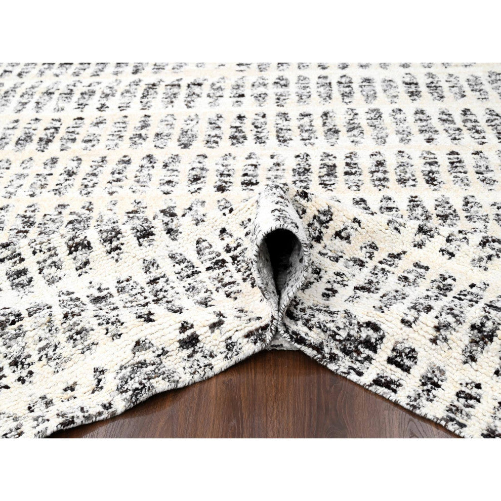 Vivid White Modern Design Organic Wool Hand Knotted Oriental Rug, 10'2"x13'9"