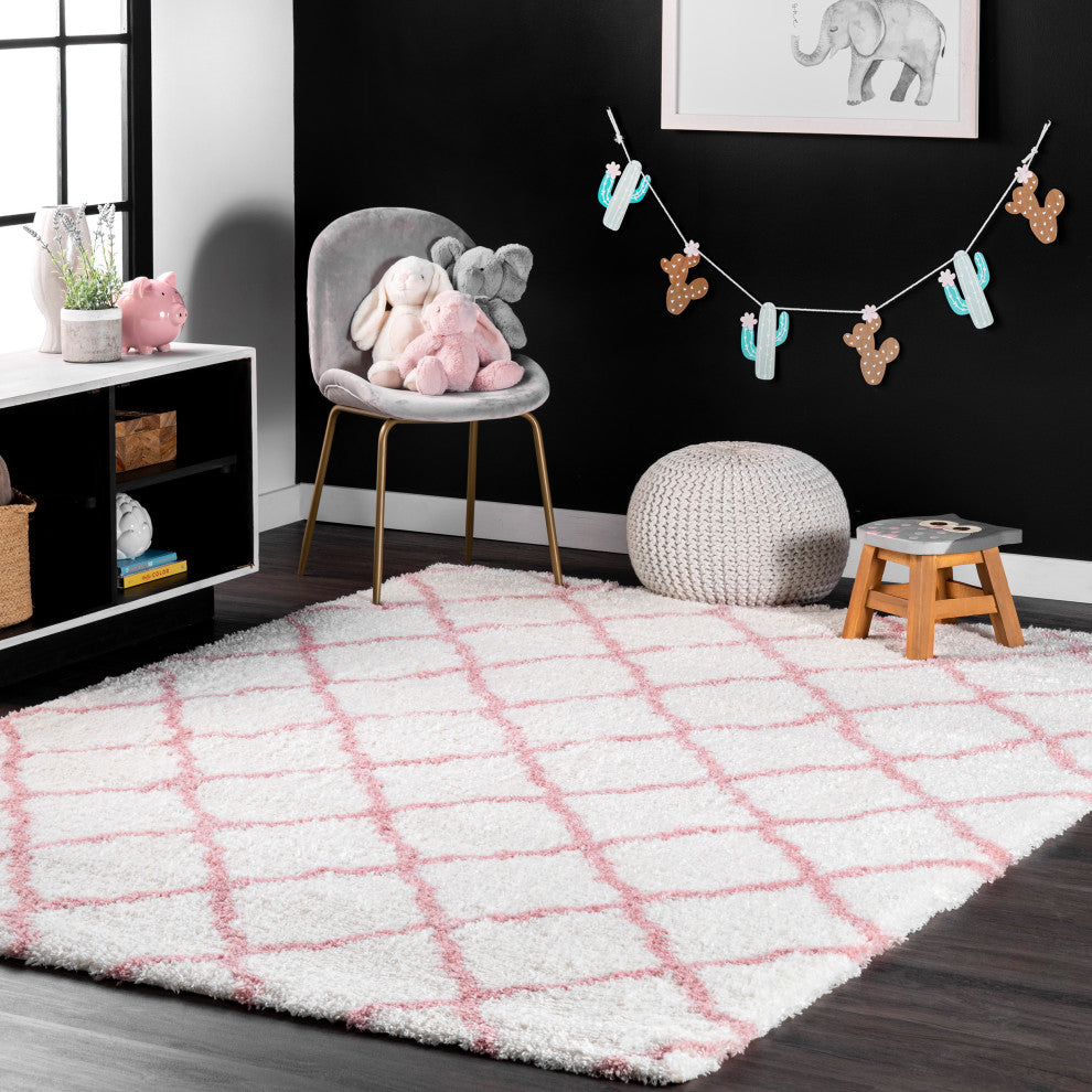 Nuloom Soft and Plush Cloudy Shag Trellis Rug, Baby Pink 4'x6'