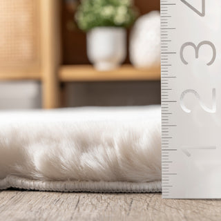 Nuloom Corra Faux SheepSkin Washable Rug, Off White 3' 6" x 6' Shaped