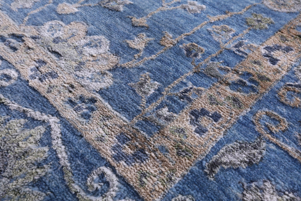 6' 1" X 9' 2" Hand Knotted Wool & Silk Persian Rug - Q13698