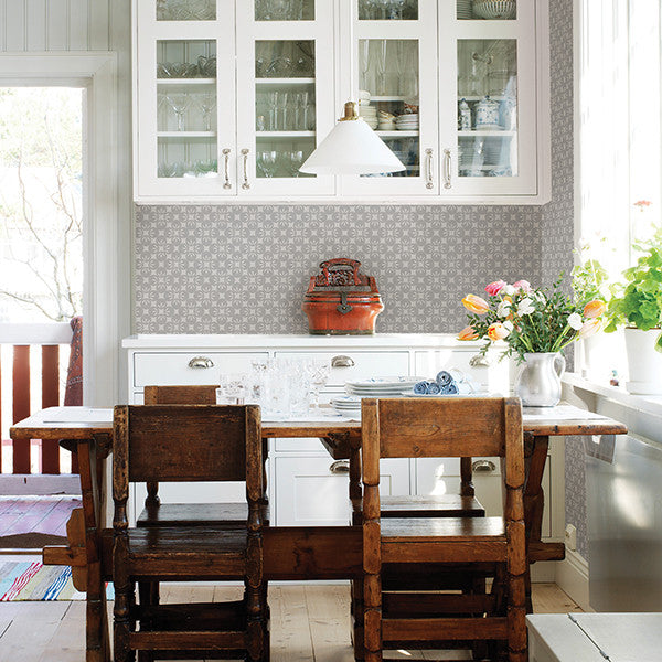 Geometric Floral Monochromatic Wallpaper, Medium Gray & Light Gray, Sample