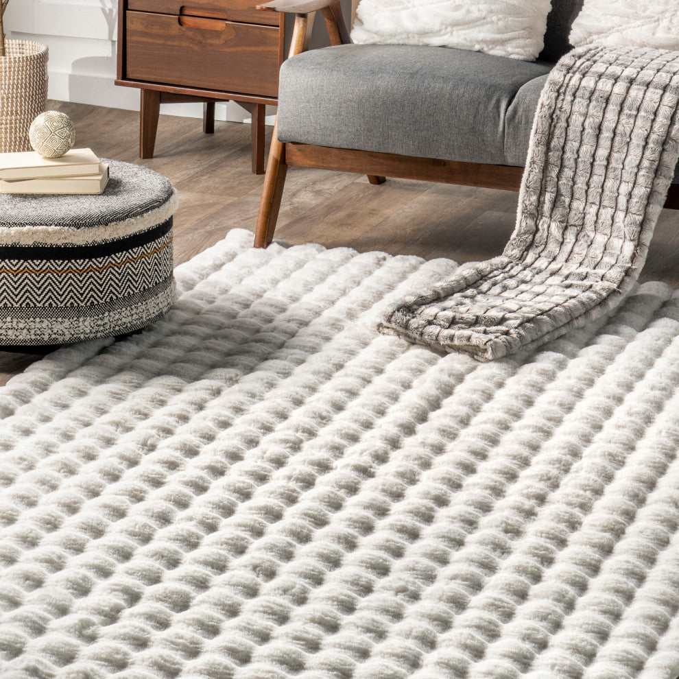 Nuloom Jeni Solid Faux Rabbit Machine Washable Area Rug, Off White 2'6"x8'