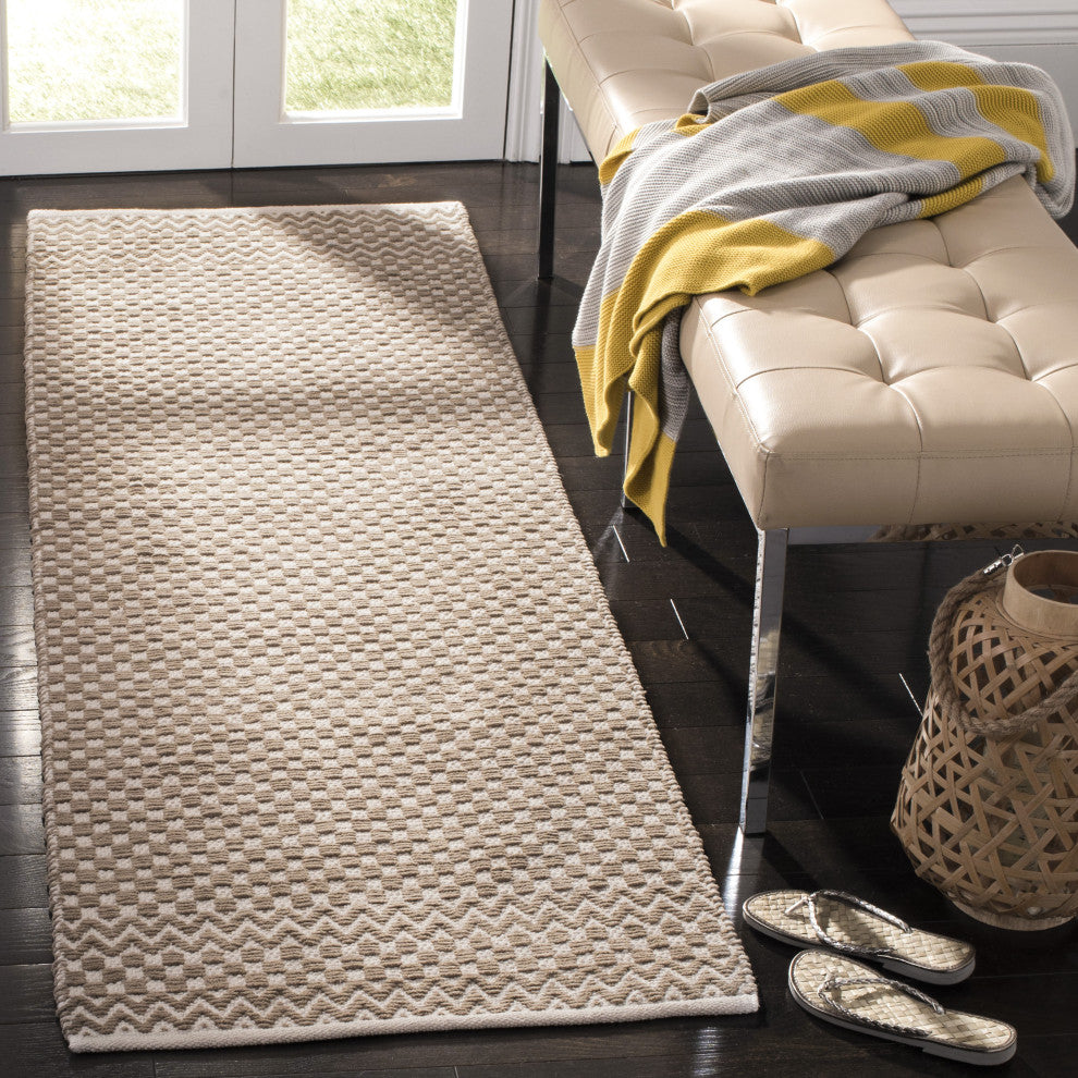 Safavieh Boston BOS686E 6' Square Taupe Rug