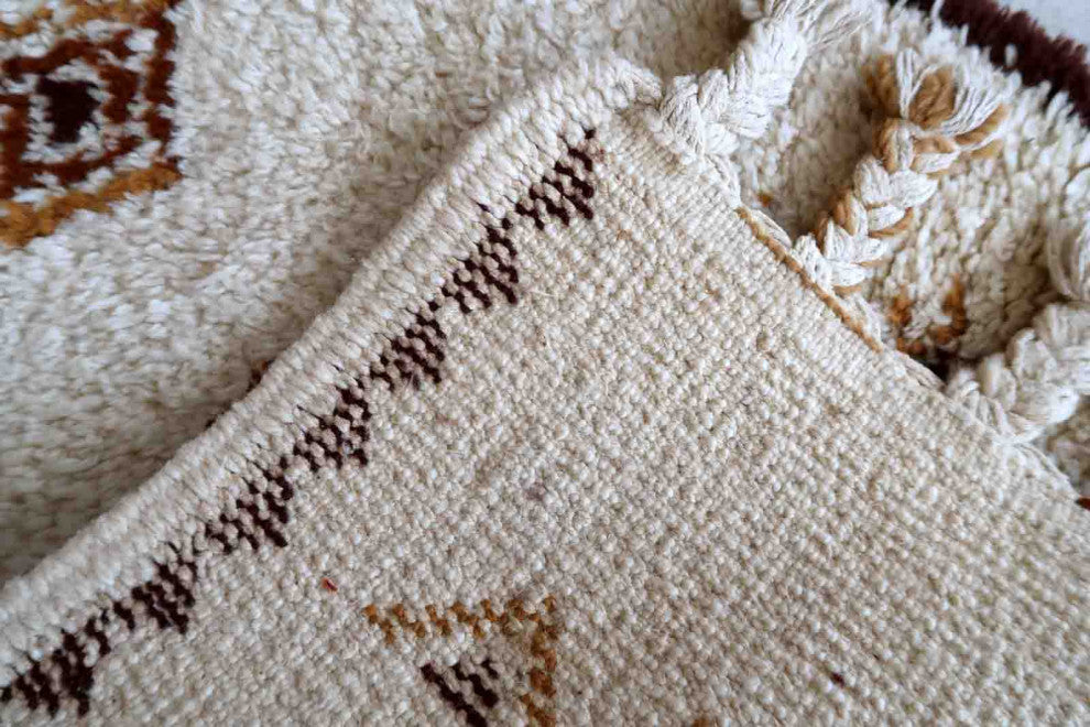 Handmade Vintage Moroccan Berber Rug 2.4'x4.4', 74cmx136cm 1970s