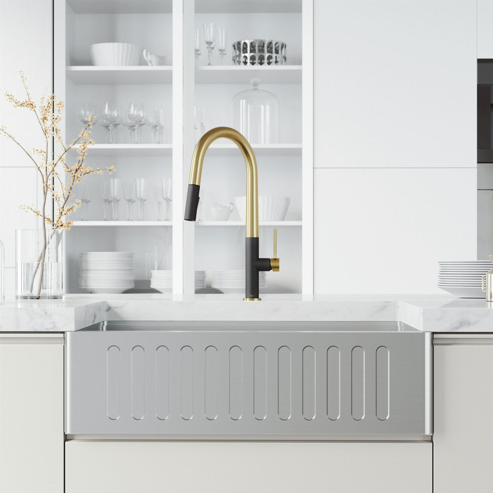 VIGO Greenwich 18" H Single Handle Pull-Down Sprayer Kitchen Faucet, Matte Brushed Gold/Matte Black, No Sensor, Without Extras