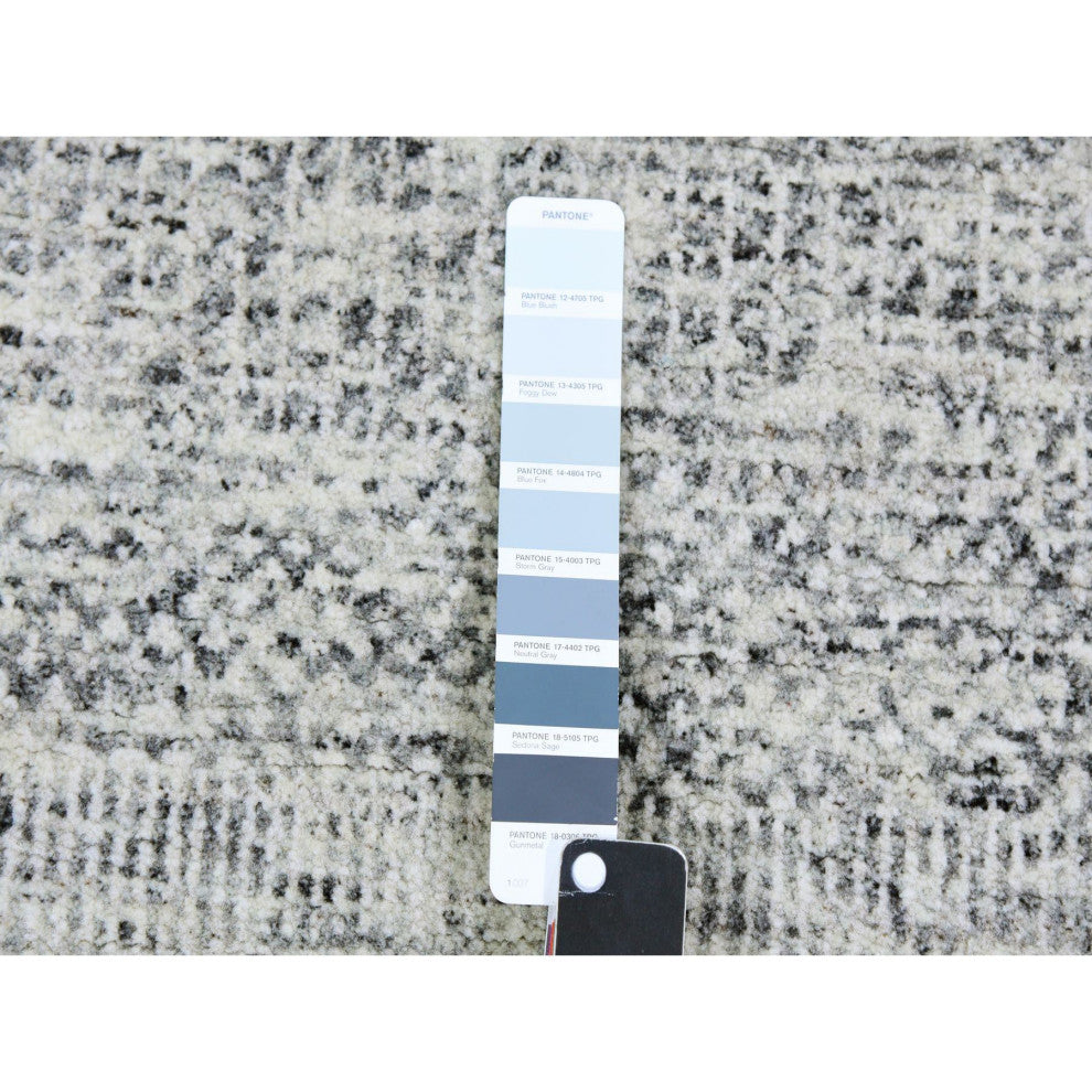 Gainsboro Gray Grass Design Hand Knotted Undyed Organic Wool Rug, 2'11"x5'1"