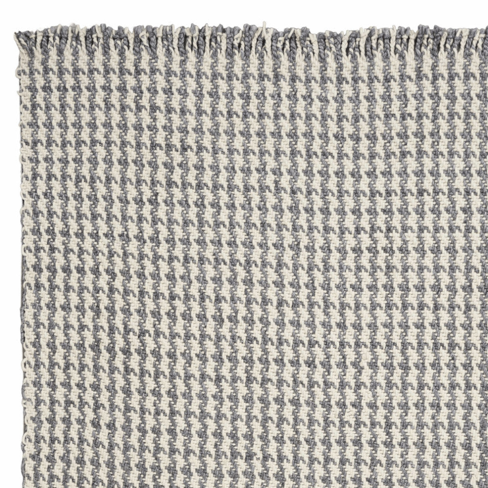 7' X 9'  Wool Ivory Or Grey Area Rug